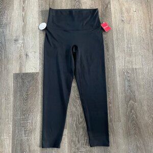 NWT Spanx Soft and Smooth 7/8 Leggings in Black - Size: Medium